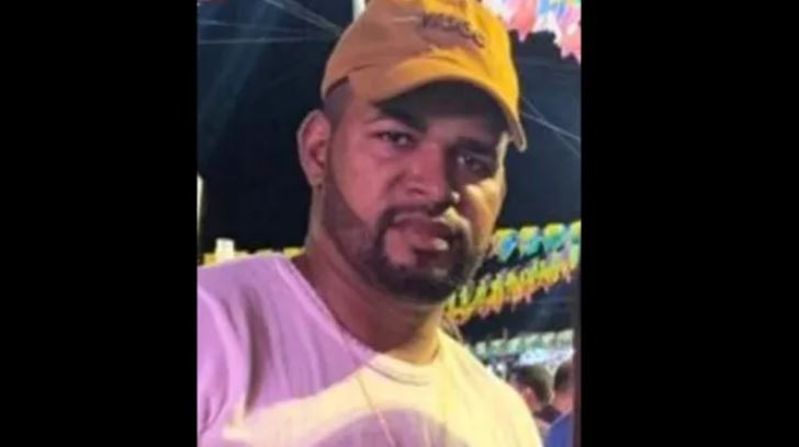 Jovem de 25 anos é morto a tiros depois de um desentendimento entre suspeito e vítima durante evento Carnavalesco realizado na cidade.
