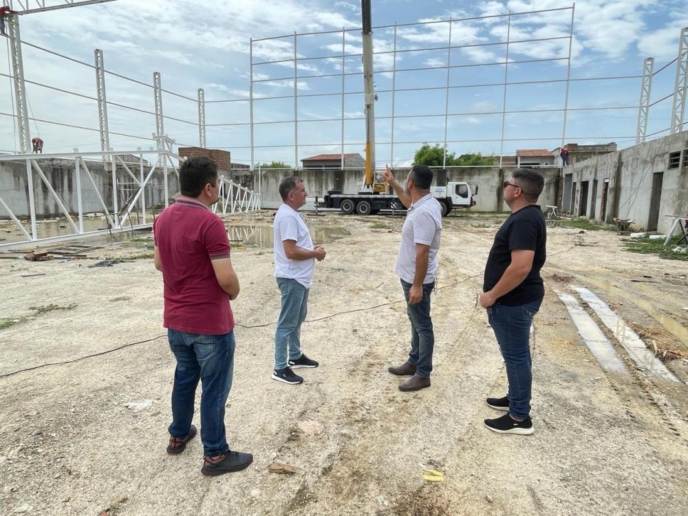 Secretário de Esporte de Patos-PB destaca avanço das obras do CIE com instalação de cobertura isotérmica