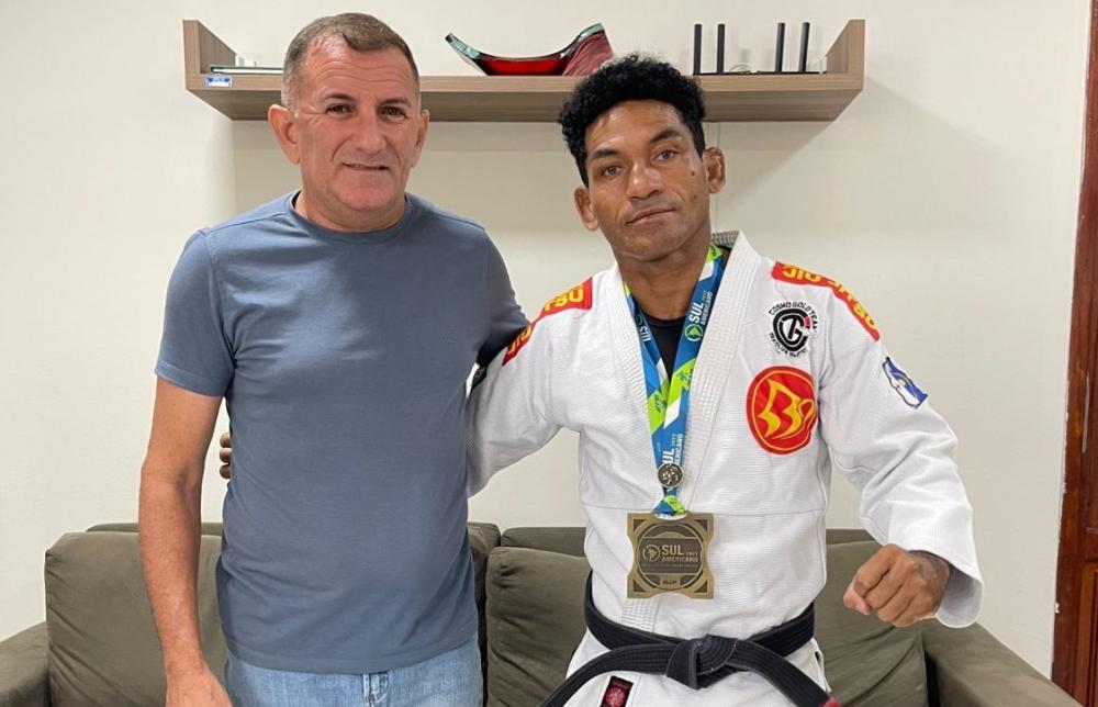 Incentivo ao Esporte: Atleta patoense recebe apoio para disputar Campeonato Brasileiro de Jiu-Jitsu em São Paulo - OUÇA 