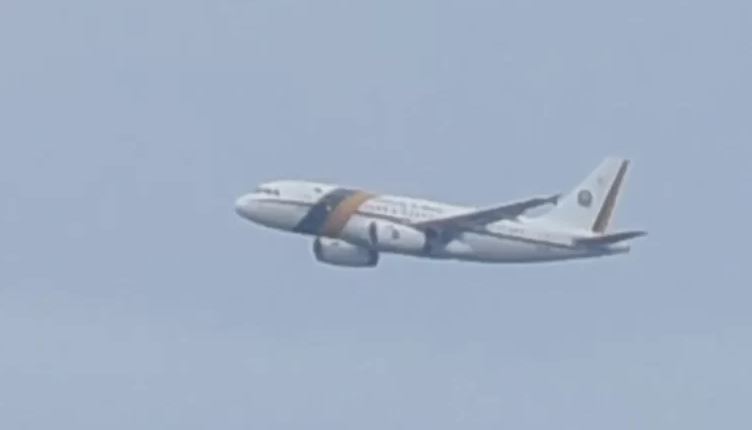 Usando avião presidencial, Bolsonaro embarca com destino aos EUA; Florida é o lugar mais cotado