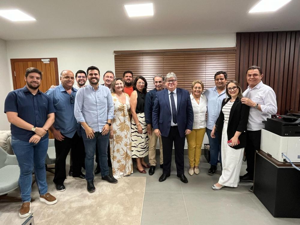 João Azevêdo promove a união da situação e oposição também em Uiraúna