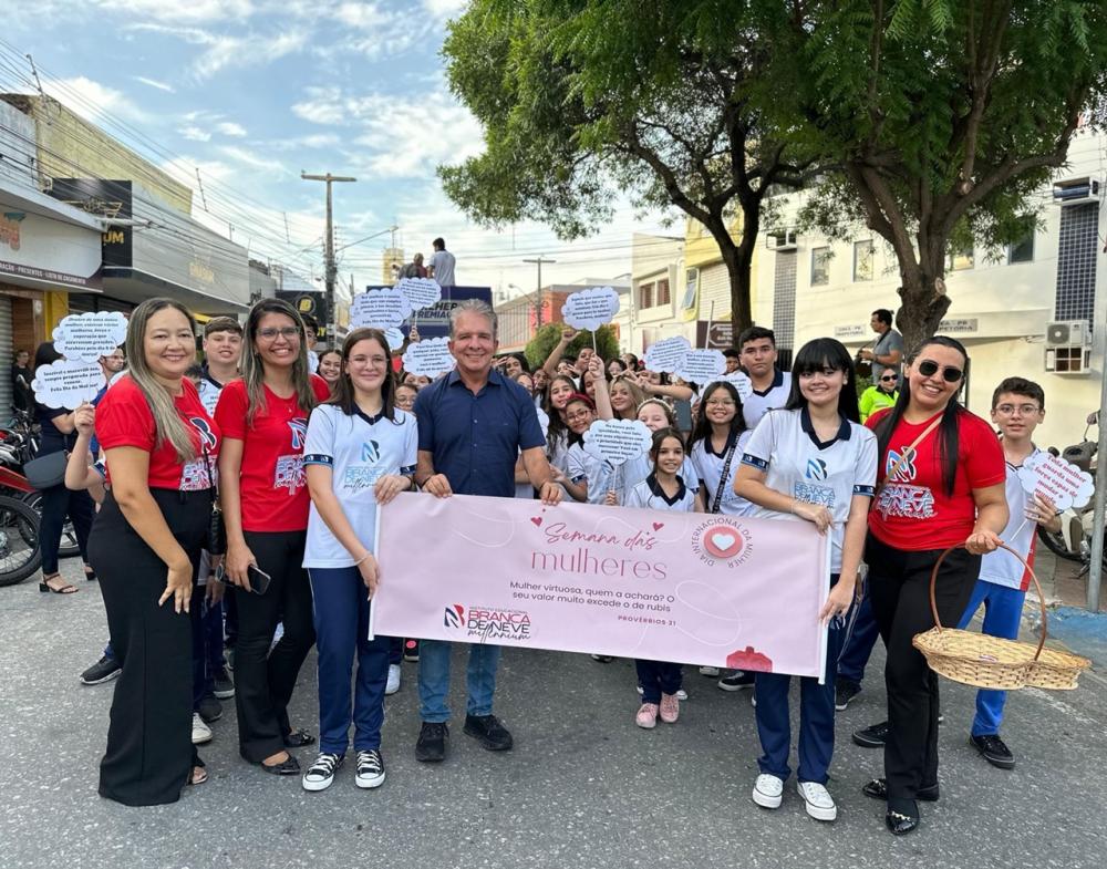 Dia Internacional da Mulher é comemorado com caminhada pela paz e ciranda de serviços em Patos