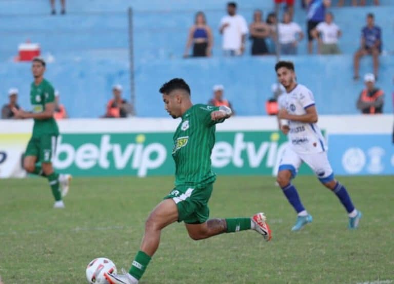 Nacional de Patos decepcionou sua torcida ao perder por 1 a 0 para Pombal Esporte Clube no Estádio José Cavalcanti
