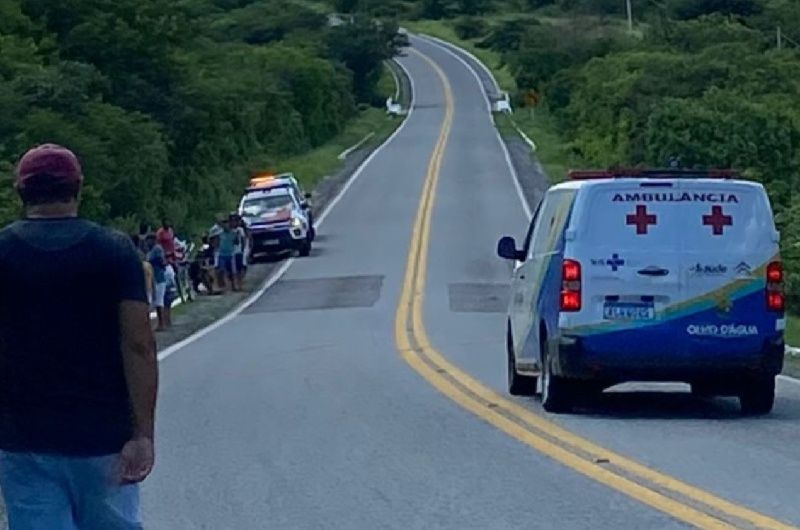 Vídeo! Acidente de carro deixa um morto entre Olho D´Água e Piancó 
