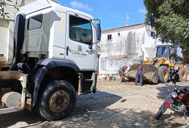 Secretarias de Infraestrutura e Transportes realizam ações corretivas após chuvas no município de Cacimba de Areia