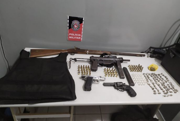Líder de facção criminosa é preso com metralhadora na Paraíba