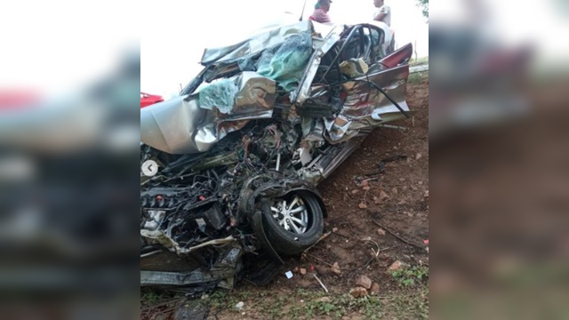 Acidente entre Brejo do Cruz e Belém do Brejo do Cruz deixa uma vítima fatal presa às ferragens