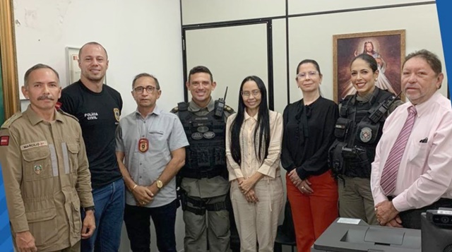 DEFININDO ESTRATÉGIAS! POLÍCIA MILITAR PARTICIPA DE REUNIÃO COM MAGISTRADOS E DEMAIS ÓRGÃOS DE SEGURANÇA PÚBLICA EM PATOS.