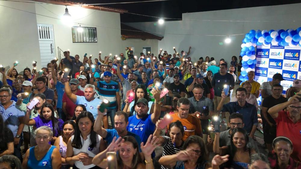 Ato de filiação de Dr. Israel Firmino ao União Brasil reúne multidão e lideranças políticas, em Matureia