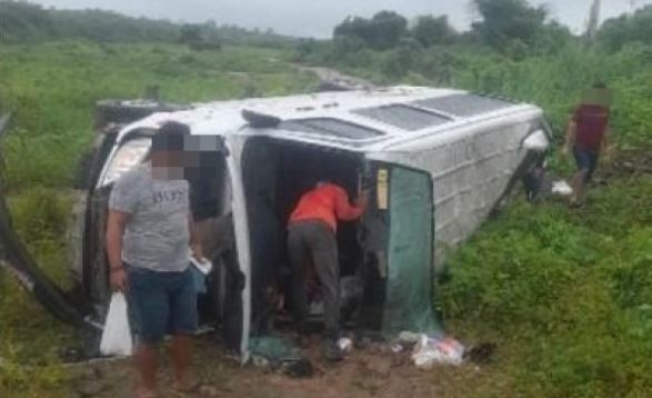 Acidente com van deixa um morto e seis feridos entre São José de Piranhas e Cajazeiras