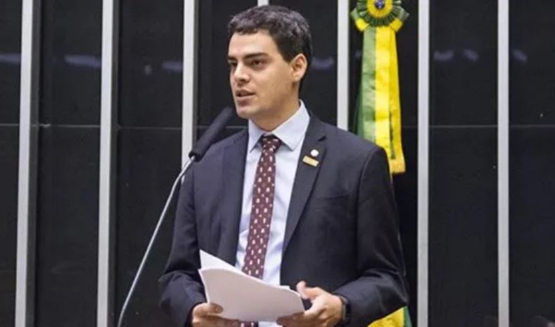 Projeto de Lei quer derrubar diploma para engenheiro, jornalista e mais 100 profissões
