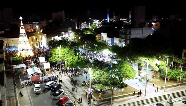 Para que todos possam aproveitar ao máximo, a iluminação natalina irá seguir acesa neste final de semana (7 e 8 de janeiro).