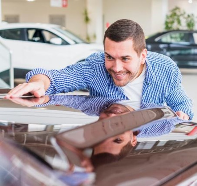 Alta nos combustíveis aumenta as buscas por carros econômicos