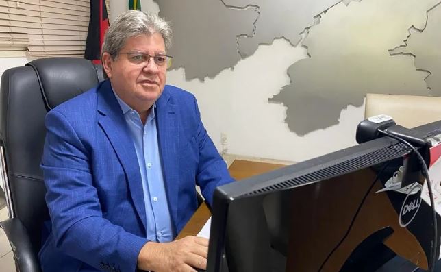 EM NOTA OFICIAL, João Azevêdo, presidente do Consorcio Nordeste, manifesta todo o apoio ao Governo Federal - VEJA