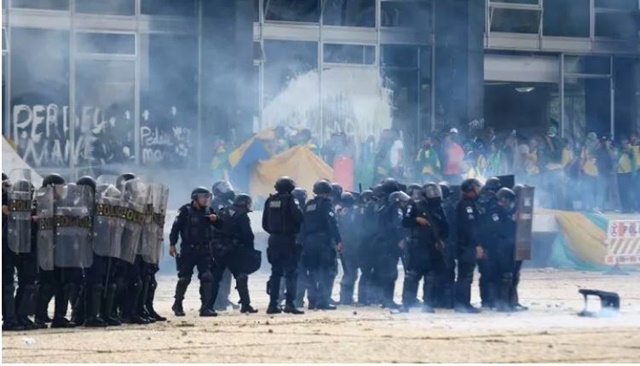 Mais de 170 terroristas são presos após ataques em Brasília