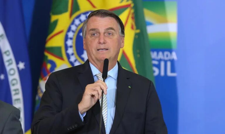 Bolsonaro mobiliza direita paraibana para lançamento de pré-candidaturas de Queiroga e Virgolino; confira agenda