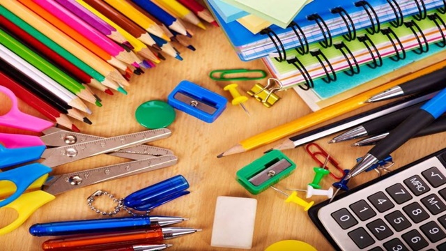 Procon/Patos realiza pesquisa de material escolar. Confira diferença de preço