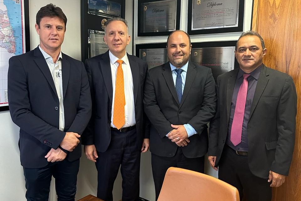 Com aval de Aguinaldo Ribeiro e apoio de prefeitos da região, advogado Héber Tiburtino lança sua pré-candidatura a vereador em Patos pelo PP