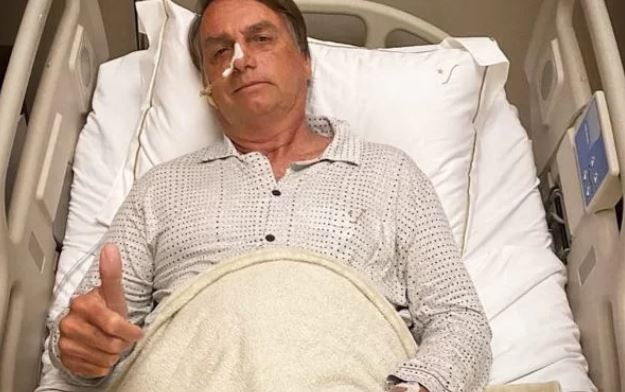 Bolsonaro é internado com dores abdominais em hospital nos EUA
