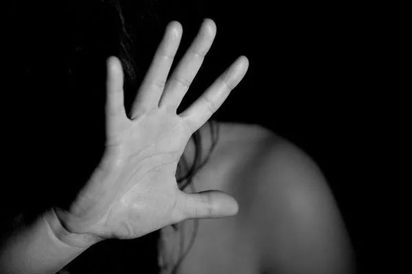 Mulher é resgatada de cárcere privado e suspeito é preso, em Campina Grande
