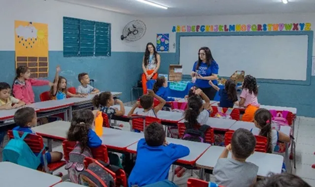 Procon/Patos percorre escolas da Rede Municipal de Ensino com o projeto Procon na Escola