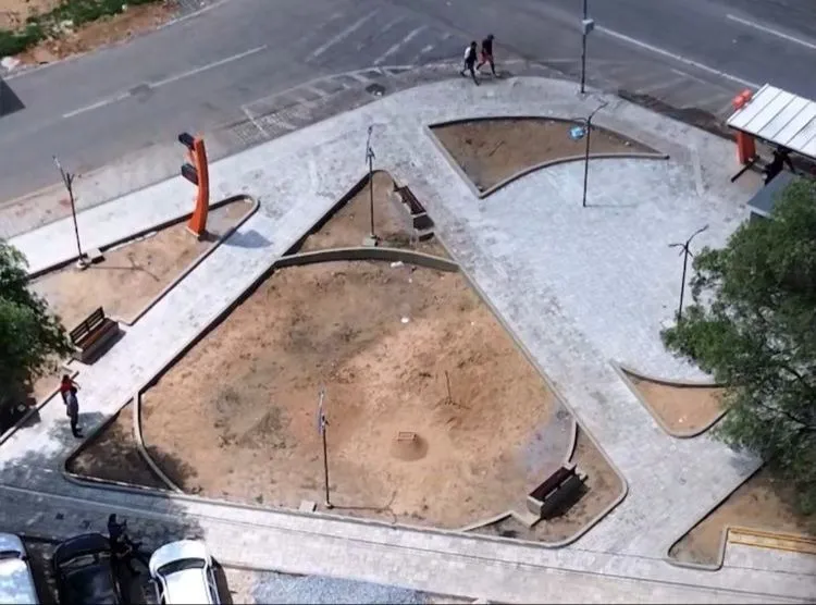 Praça Fernando Soares está sendo reformada através programa Tributo Cidadão 