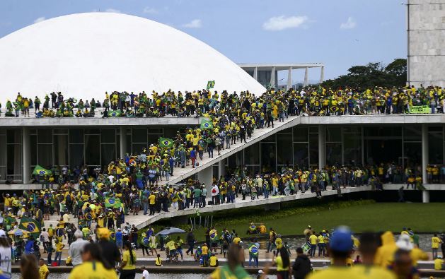 João Azevêdo anuncia punição para servidores do Estado que tenham participado de ataques em Brasília