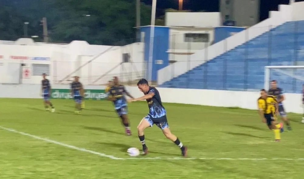 Campeonato de Futebol Amador de Patos inicia com expectativa de jogos acirrados e público cativo