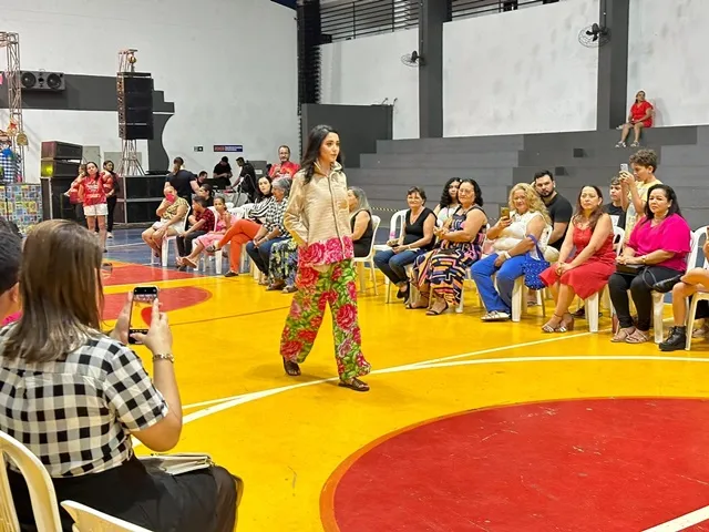 1º Desfile de Moda Junina de Patos apresenta coleção que destaca o regionalismo, as cores e modelagens do Sertão