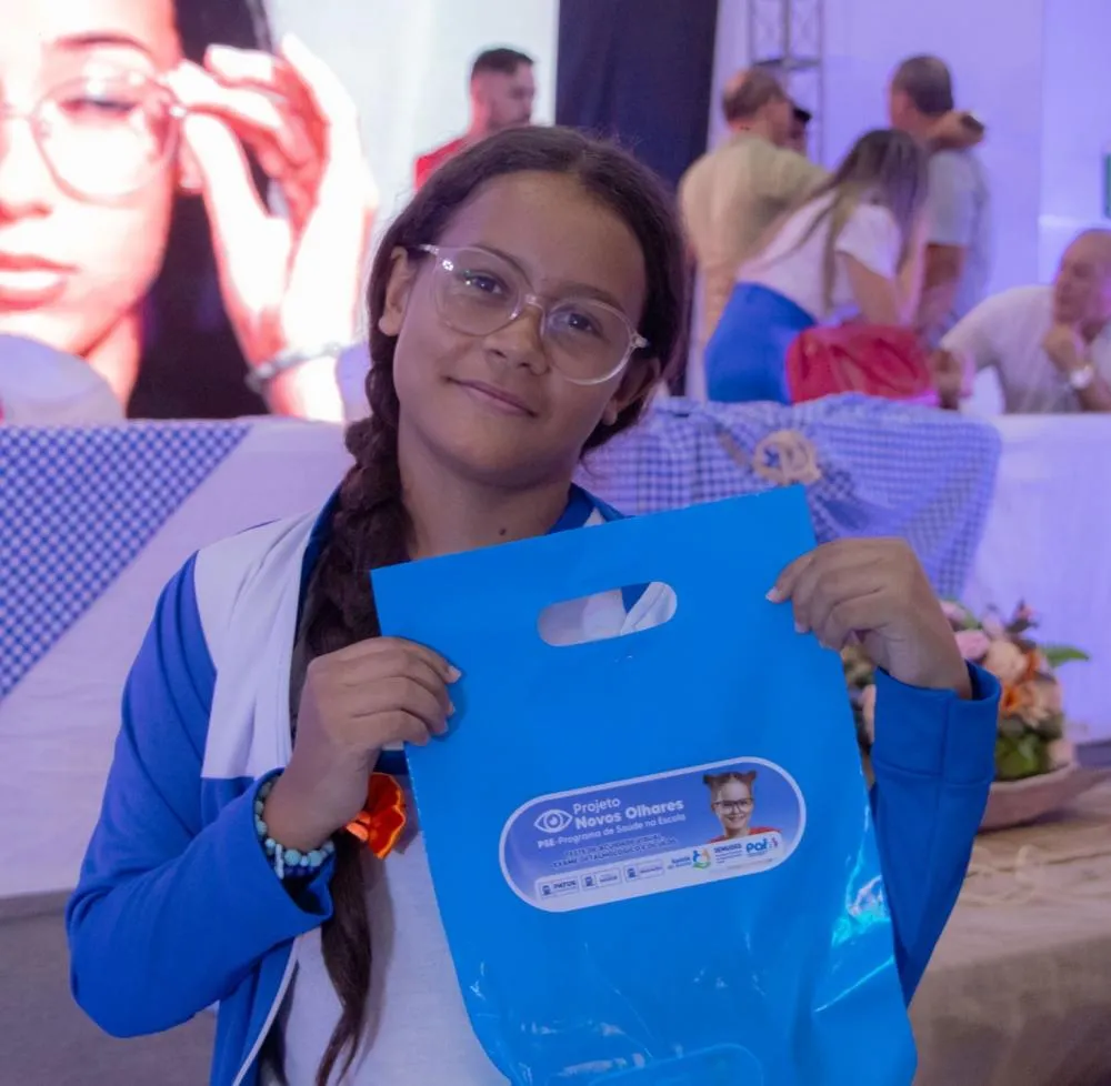 Prefeitura de Patos conclui entrega de óculos a todas as escolas municipais pelo Projeto Novos Olhares