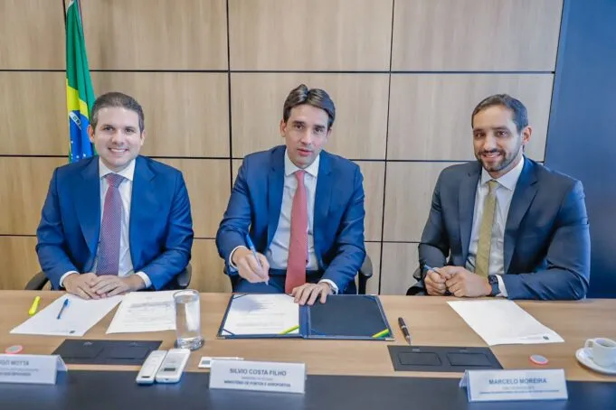 Em reunião com Hugo Motta, ministro anuncia início do projeto do aeroporto de São Bento