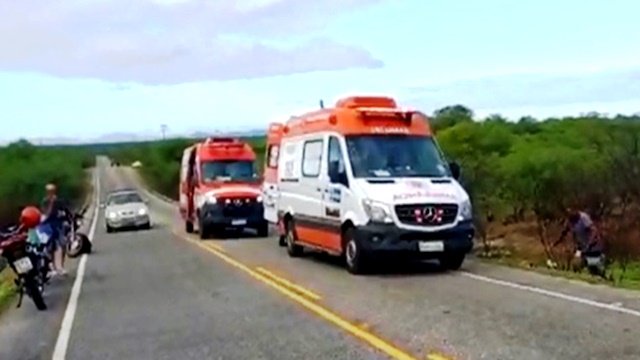 Acidente de moto deixou duas pessoas feridas na manhã desta terça-feira, dia 15 entre Patos e São José de Espinharas - Video 