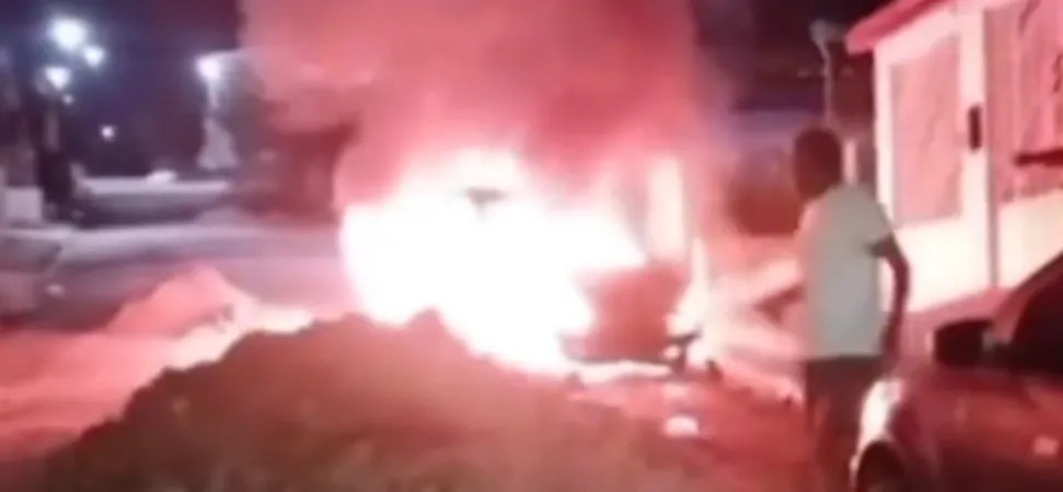 Motorista estaciona perto de fogueira e carro pega fogo na Paraíba