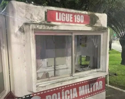 Ex-fuzileiro naval dos EUA quebra cabine policial em João Pessoa e é preso 