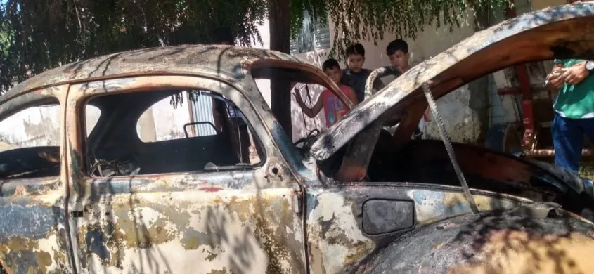 Casal que perdeu Fusca 78 em incêndio em Patos veio de Itapetim-PE para realizar exames