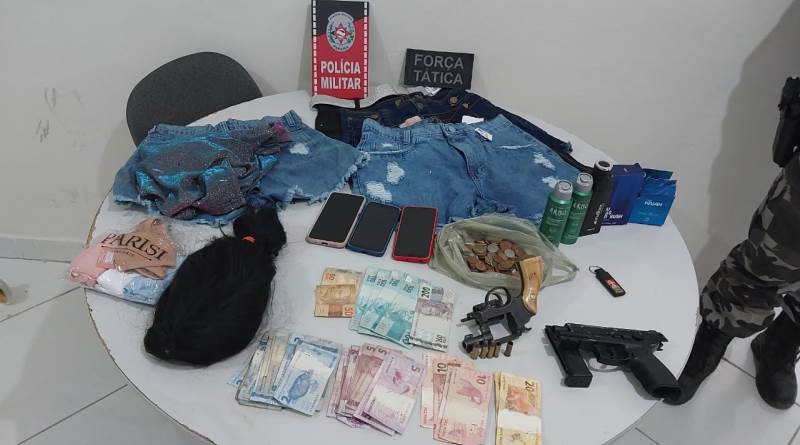 PM prende trio suspeito de assaltos, apreende armas e recupera objetos