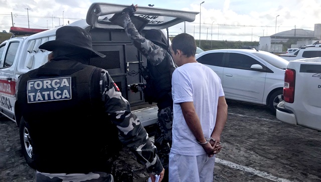 Operação prende 19 acusados de homicídios, roubos, tráfico, estupro e porte ilegal de arma