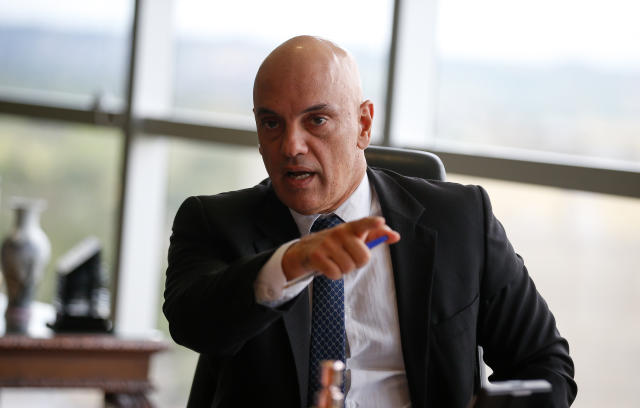 Extremistas terão a aplicação da lei', diz Moraes após ataques de bolsonaristas em NY