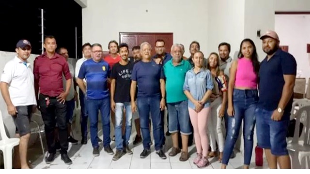 Grupo de ex-vereadores e suplentes se reúnem visando as eleições municipais de 2024 na cidade de Patos