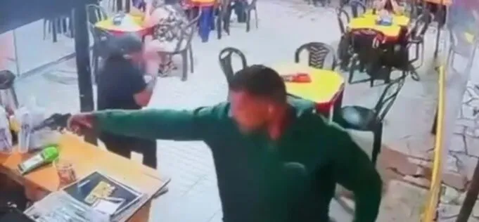 Vídeo mostra momento em que homem assassina mulher da cidade de Patos em lanchonete em João Pessoa