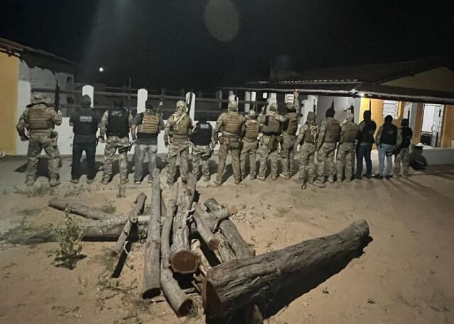Suspeitos de assaltos a bancos trocam tiros com a polícia e sete morrem, na Paraíba