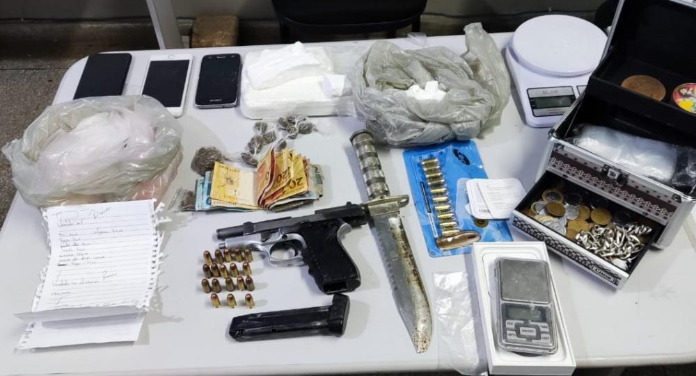 Operação Carnaval: Ação conjunta da Polícia Militar apreende arma e drogas, em Teixeira PB