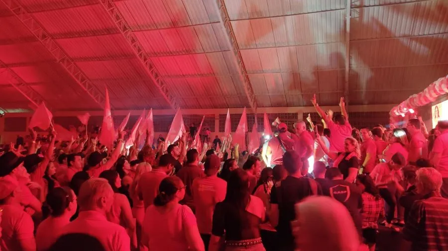 “Gratidão ao povo de Mãe D’água”, diz Marcondes Fernandes durante convenção que referendou seu nome como candidato a prefeito e Neguinha como vice-prefeita