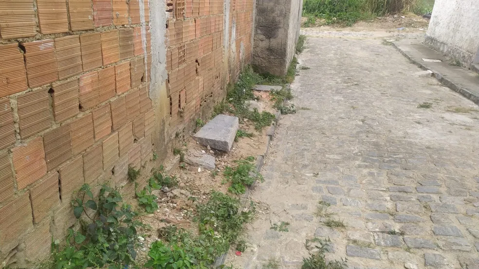 Mãe de bebê abandonada se apresenta ao Conselho Tutelar em Campina Grande