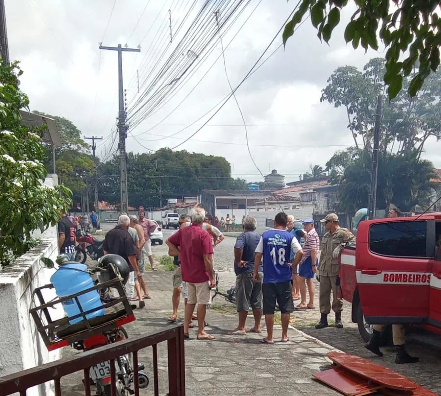 Homem morre carbonizado durante incêndio em casa, em João Pessoa
