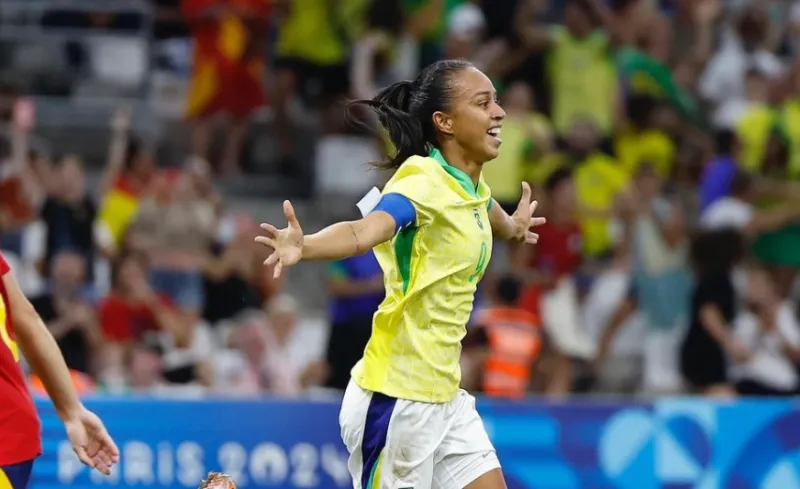 Brasil derrota Espanha e garante lugar na final do futebol feminino em Paris