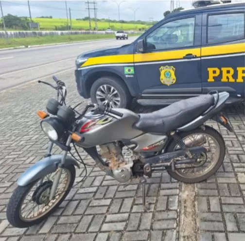 VÍDEO: PRF na Paraíba apreende três veículos com adulteração e cumpre mandado de prisão