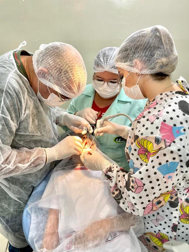 Patos oferece cirurgia gratuita de frenectomia para crianças de 0 a 14 anos, no CEO