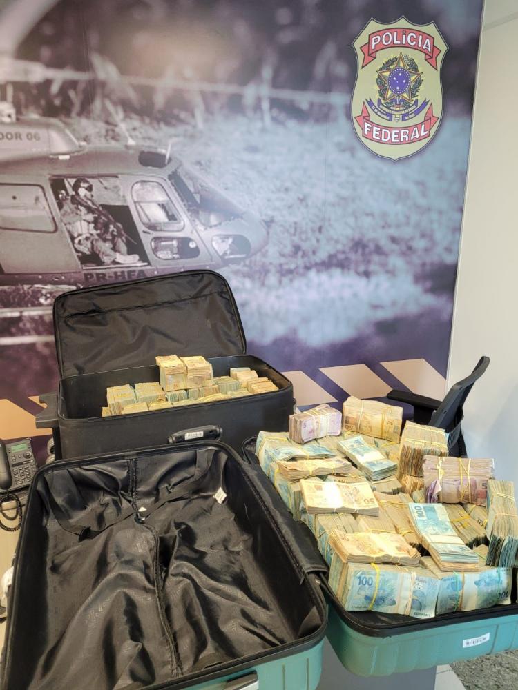 Preso com R$ 2 milhões em malas revela dono do dinheiro e disse à PF que recebeu R$ 1.500