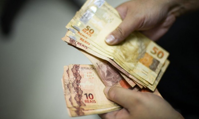 Estado anuncia calendário de pagamento de servidores